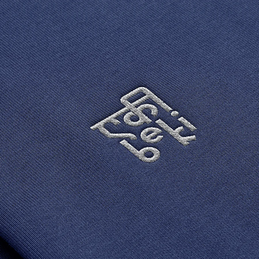 Eki Beki - Embroidered logo detail